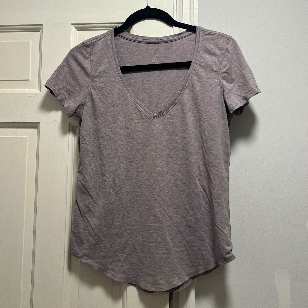 Lululemon V-neck Love T-shirt size 4 Heathered Purple/Mauve
